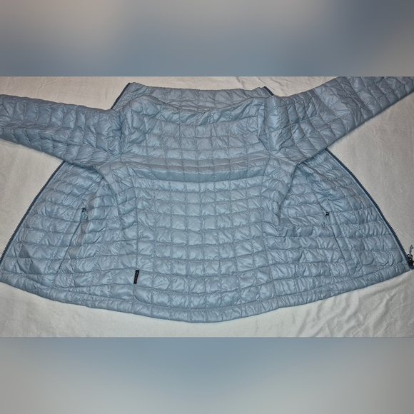 The North Face Performance Jacket - Picture 9 of 16